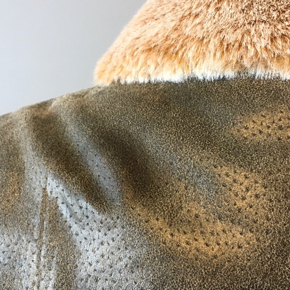 Women's Leather Jacket with Faux Fur Trim - Picture 5 of 9